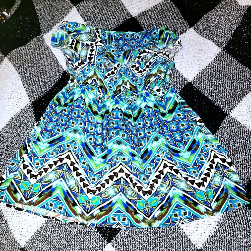 Women's Ruffled Strapless Mini Dress